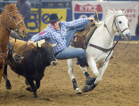 nwrh.0205.rodeo.thursday-16