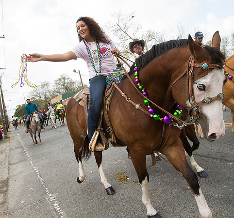 nwrh.0131.lake.charles.mardi.gras.chicken.run-7
