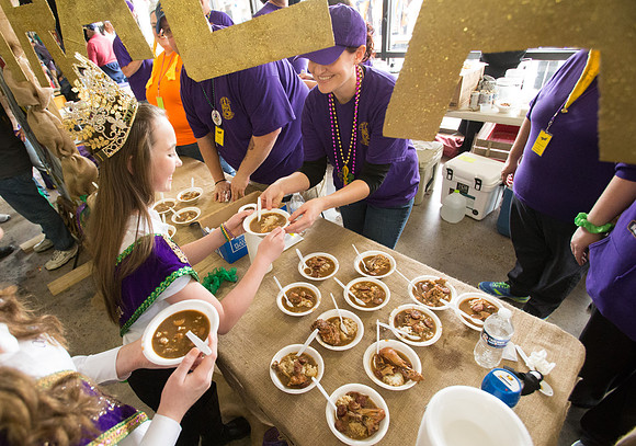 nwrh.0206.mardi.gras.gumbo.cookoff-4