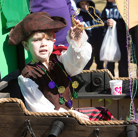 nwrh.0204.olqh.mardi.gras.parade-9