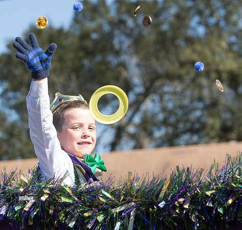 nwrh.0204.olqh.mardi.gras.parade-7
