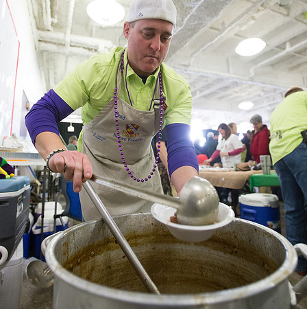 nwrh.0206.mardi.gras.gumbo.cookoff-3