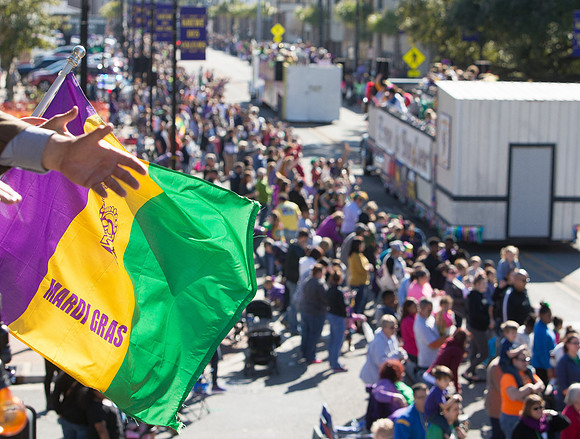 nwrh.0207.mardi.gras.childrens.parade-1