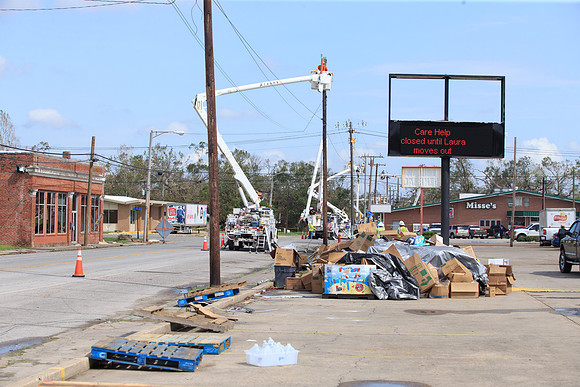 nwkm.0909.Hurricane.Laura.recovery-18