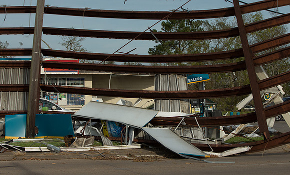 nwrh.0831.hurricane.laura-5