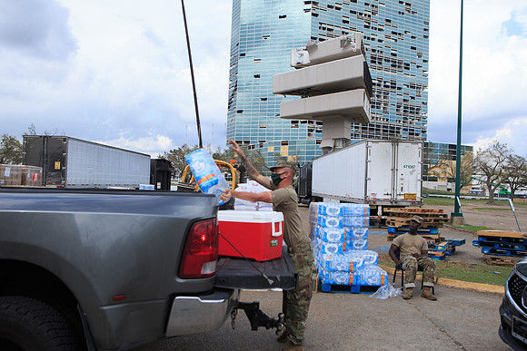 nwkm.0909.Hurricane.Laura.recovery-32