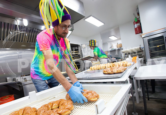 nwrh.0215.nelson.king.cakes-1