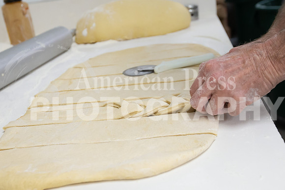 nwrh.0215.nelson.king.cakes-3