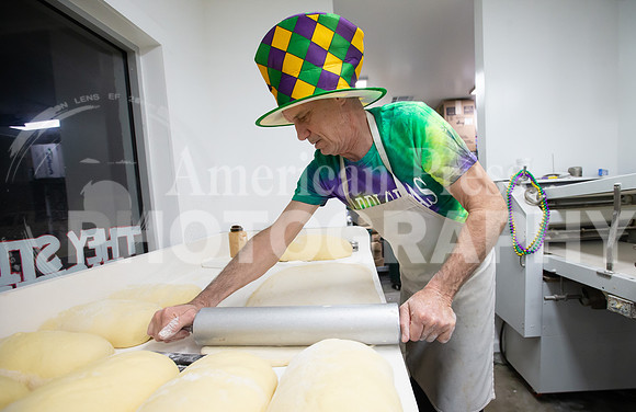 nwrh.0215.nelson.king.cakes-2